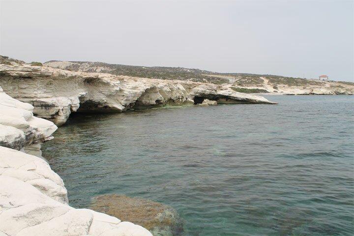 Пляжи Кипра - Джакузи из Белых Камней. 